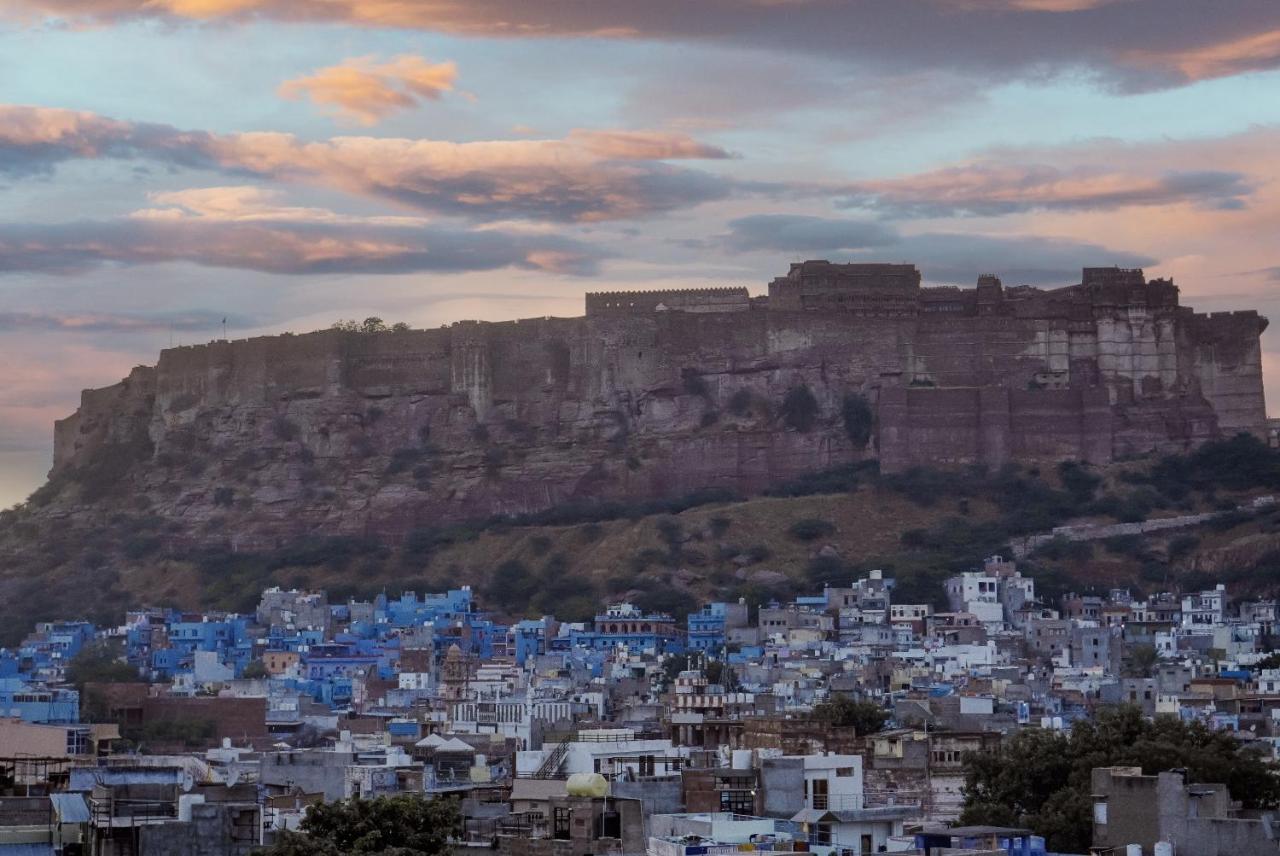 Hotel Hinduja Haveli Gulab Sagar Džódhpur Exteriér fotografie